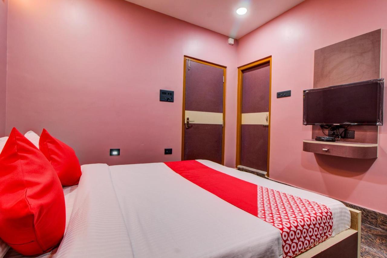 Oyo 16871 Anant Home Stay Shillong Exterior foto